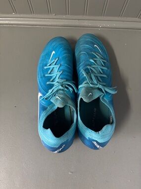 Nike Men’s Blue Soccer Cleats - Lightweight Performance